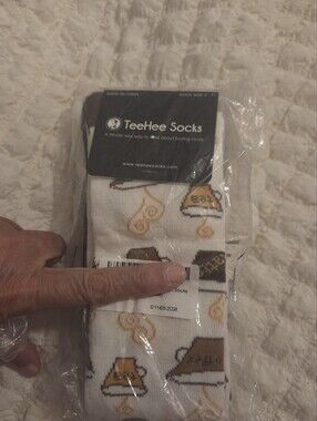 TeeHee Coffee Motif.  2 Pieces Size 9 -11.  New And Adorable